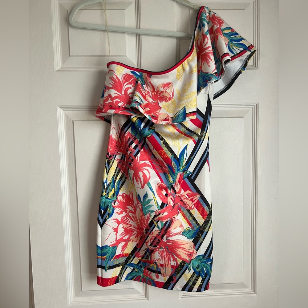 Flying Tomato size small colorful floral dress